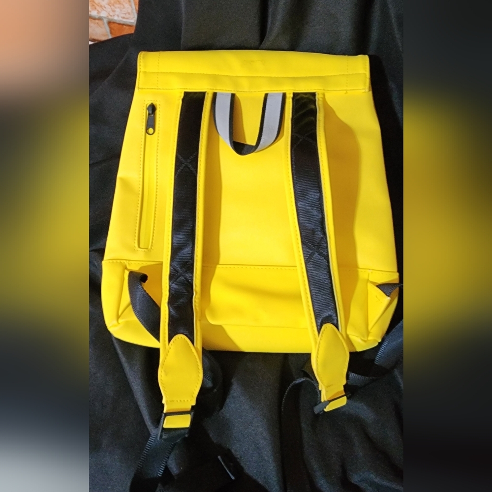 Hunter Bright Yellow Medium Backpack - image 2